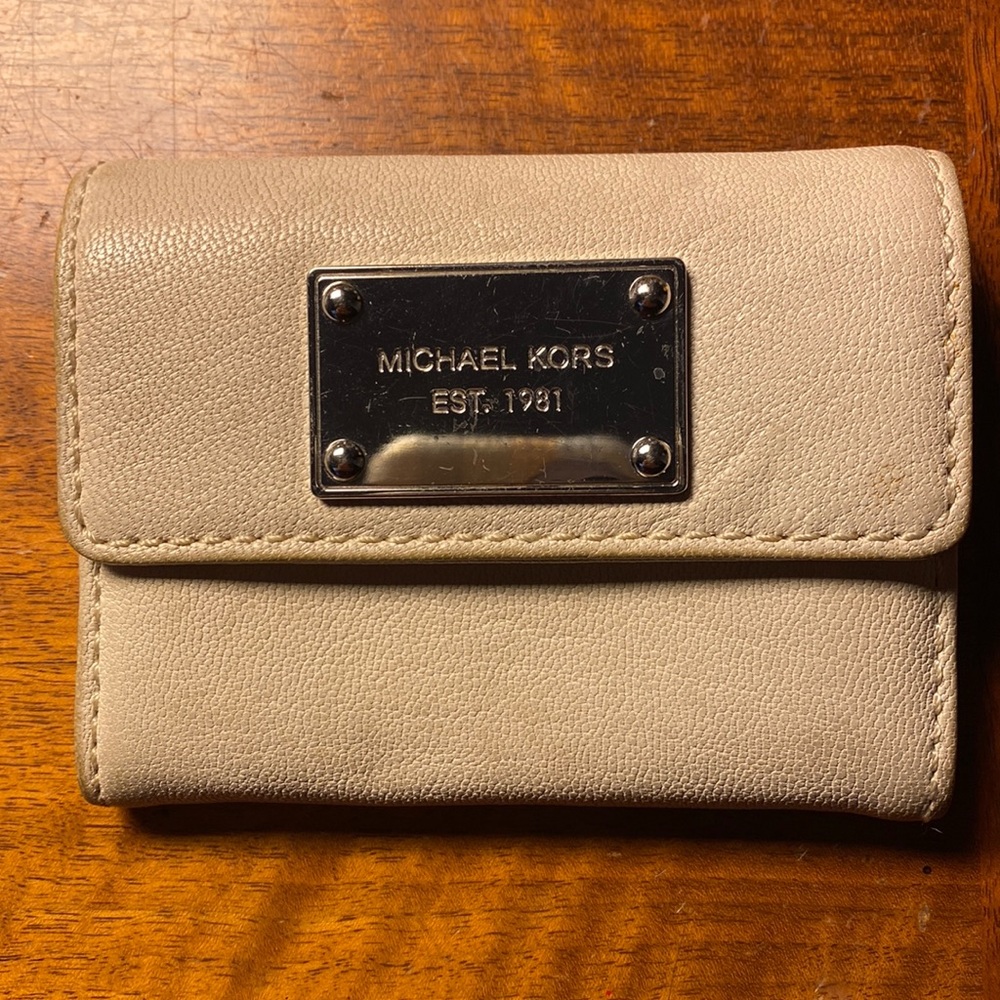 Michael Kors mini wallet 4,1x3,1” pre-owned, good condition